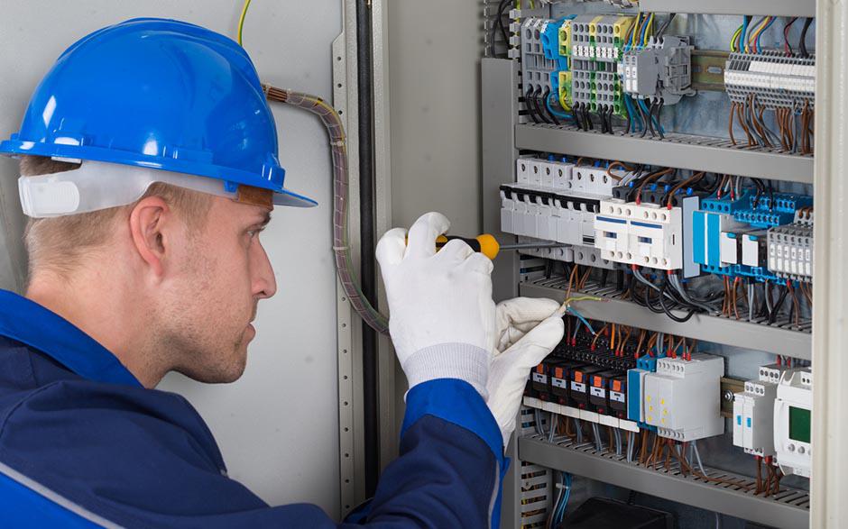 je recherche un électricien Levallois-Perret